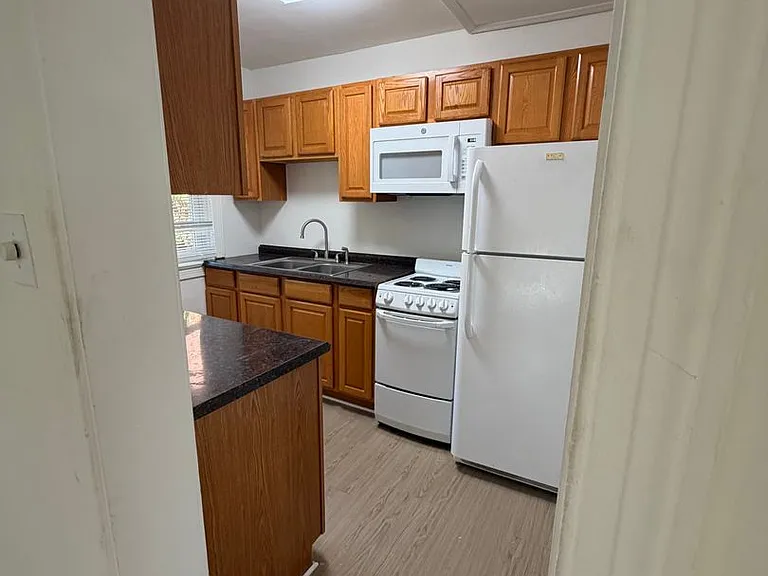 3105d — Photo 3