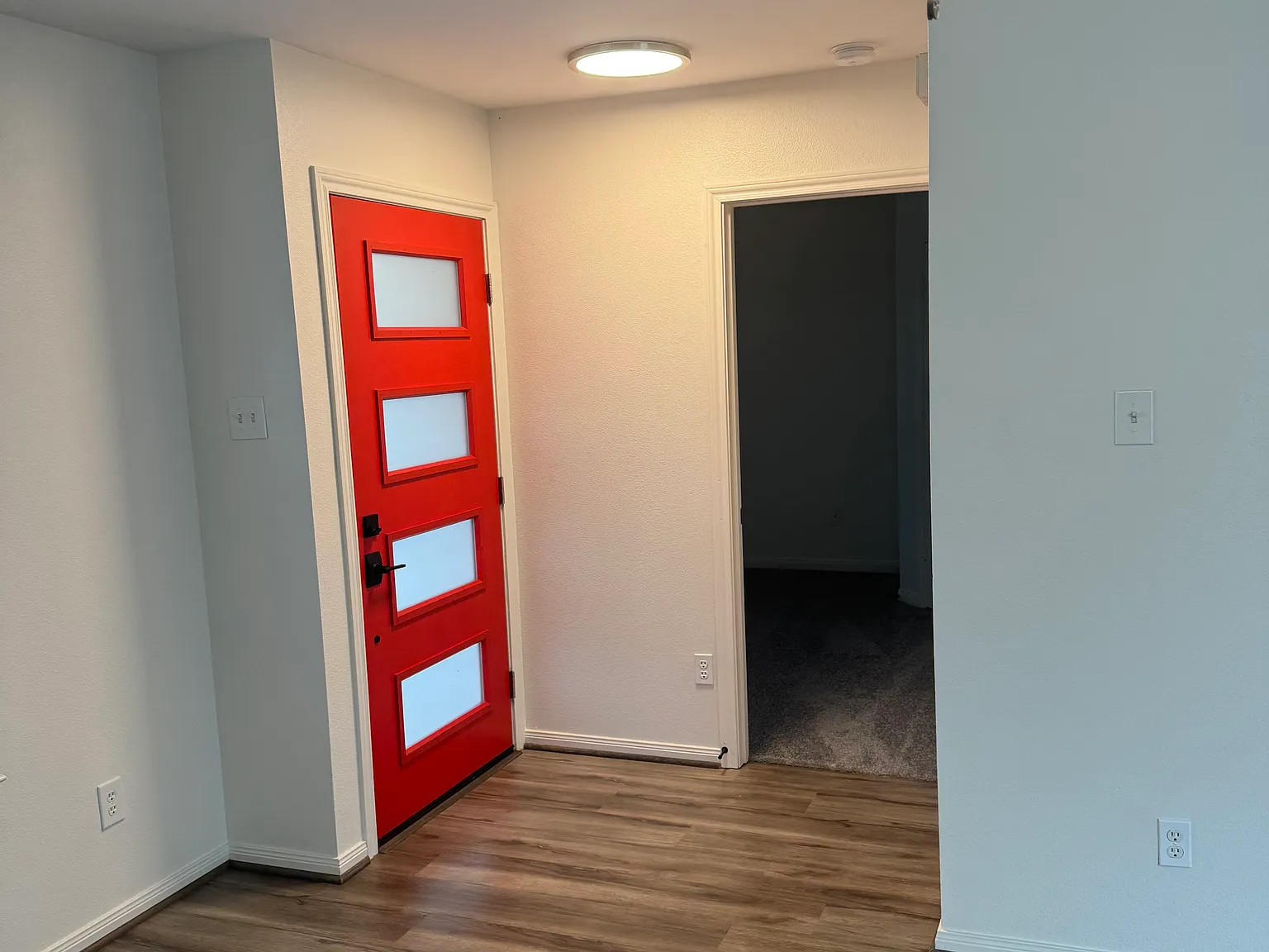 3 bed, 1.5 bath, 1027 sqft, $1,500 — Photo 3