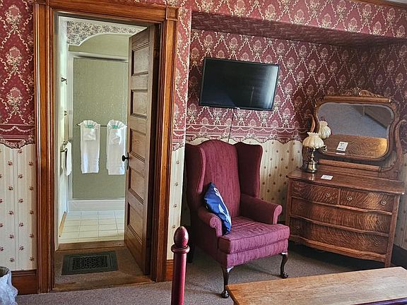 3rd image of 6 Portland Ave #8