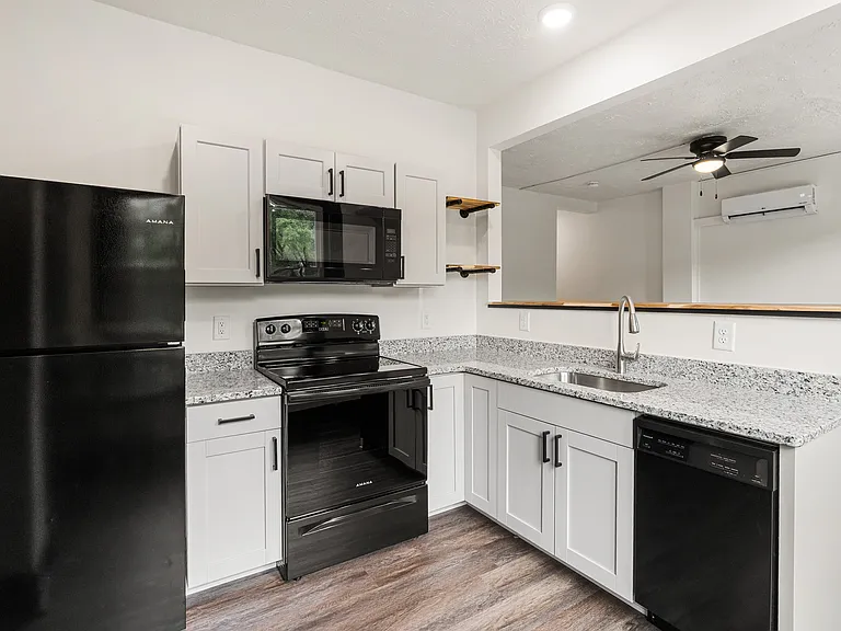 427 Whiteman St #3 — Photo 3