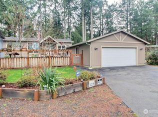 1221 E Lakeshore Dr W, Shelton, WA