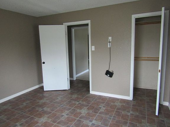 5th image of 612 Orient Ave
