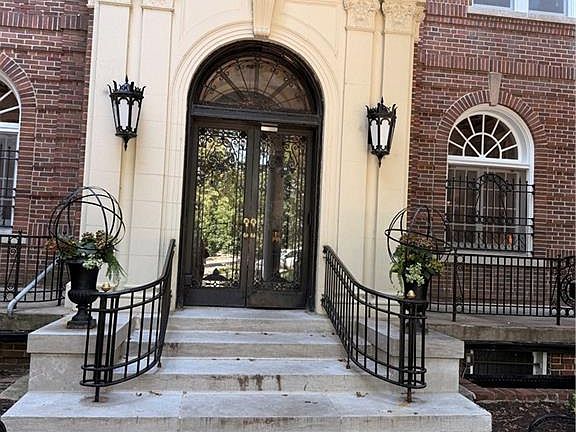 2nd image of 4618 Warwick Blvd APT 4D