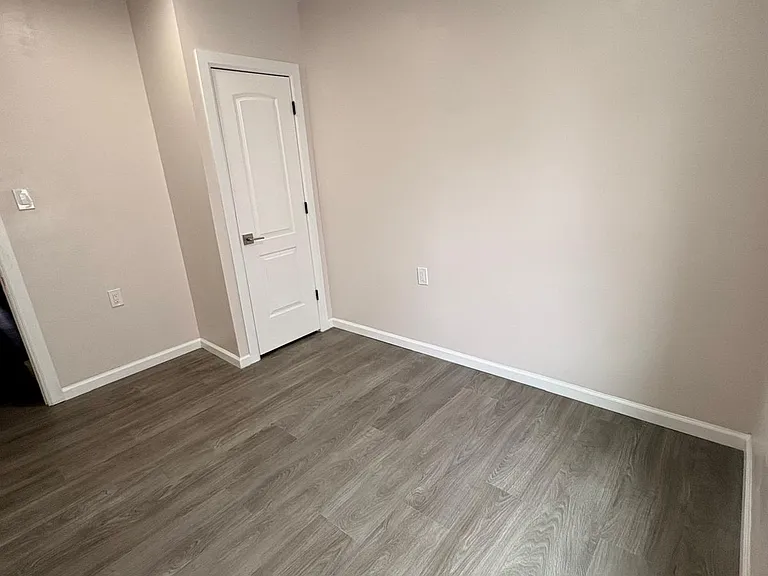 409 W Market St #2 — Photo 16