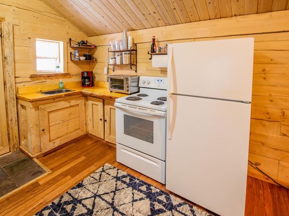 fairbanks-alaska-439189193 picture