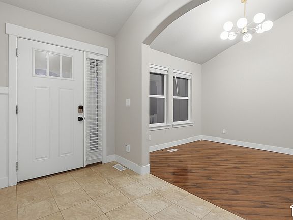 3rd image of 2156 W Thomas St