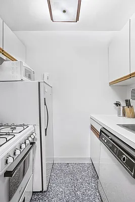 Rented by Halstead Real Estate | media 3