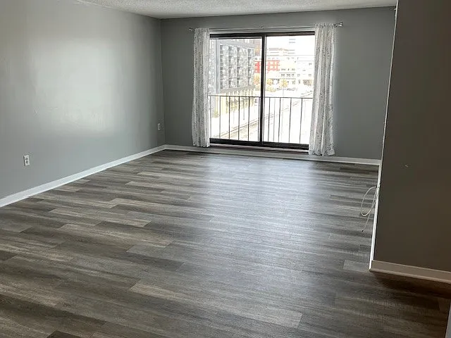 728 1st Ave SW #401 — Photo 1