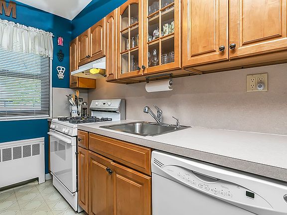 5th image of 86-20 155th Ave Unit 1