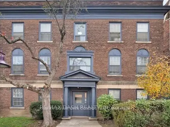917 Saint Clair Ave W #31, Toronto, ON M6C 1C7