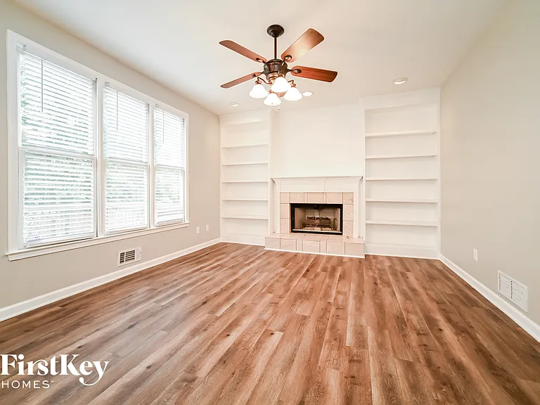 110 Westbrook Way — Photo 2