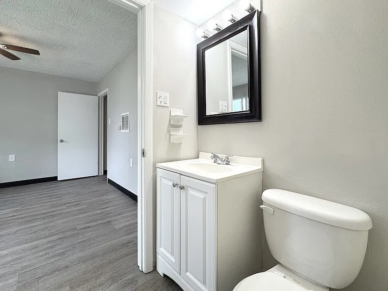Haven on Canal Apartments — Photo 27
