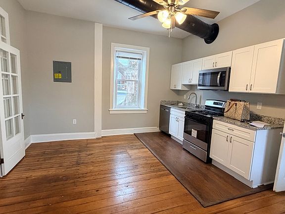 4th image of 30 W Green St #1