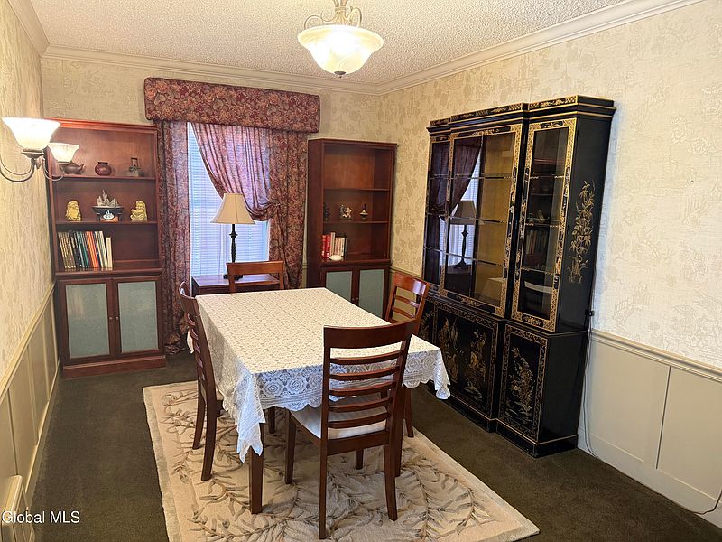 5th image of 16 Raymond Avenue