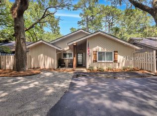 11 Pender Ln, Hilton Head Island, SC 29928