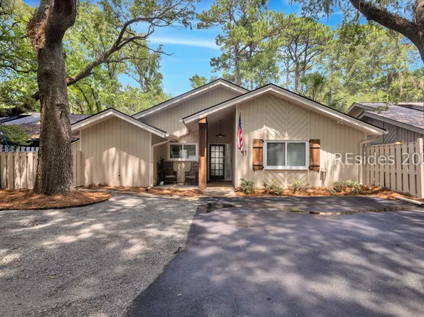11 Pender Ln, Hilton Head Island, SC 29928