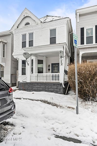 2nd image of 172 6th Avenue