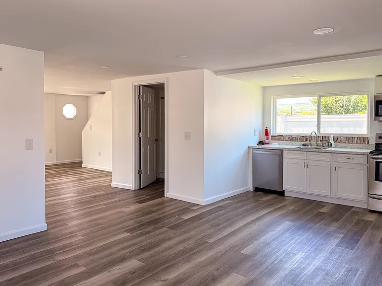 305 Willow St — Photo 15