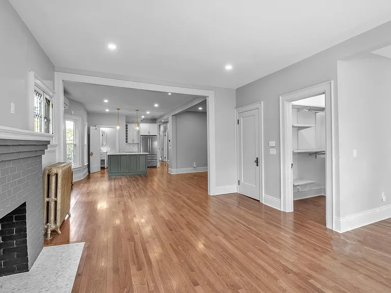 100 Richmond Ave #UPPER — Photo 12
