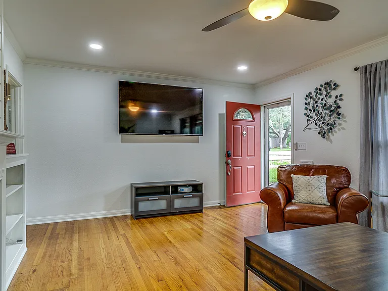6432 Malvey Ave — Photo 15