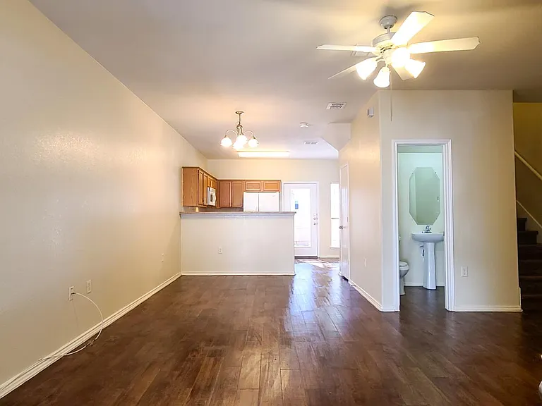 4134 Saint Charles Bay — Photo 3