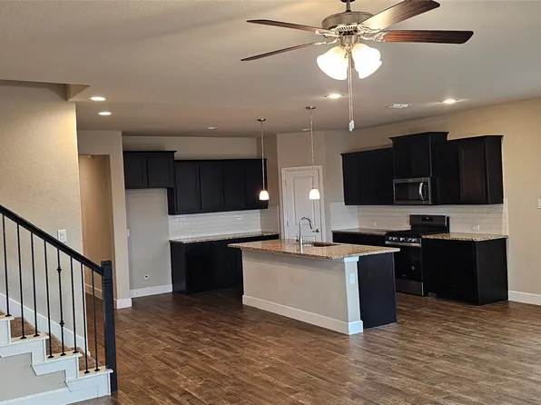 709 Red Cedar Ln, Glenn Heights, TX 75154