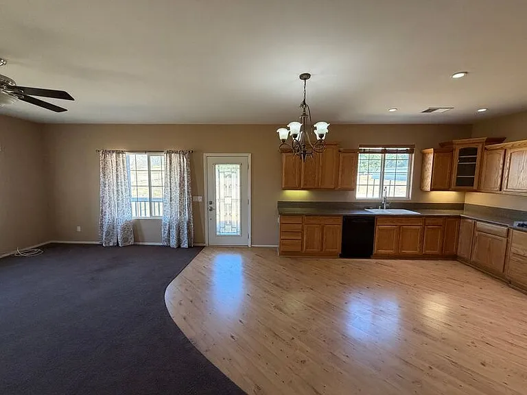 32586 Galleano Ave — Photo 6