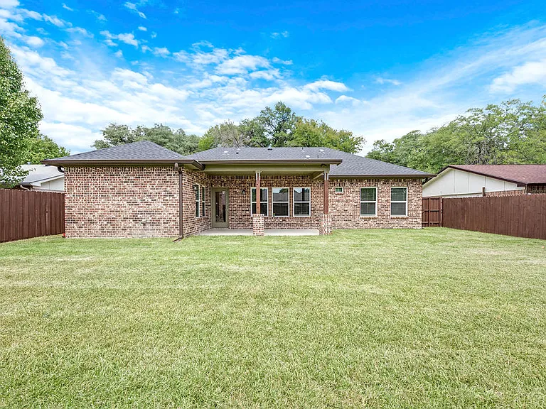 3321 Westminster Dr — Photo 27