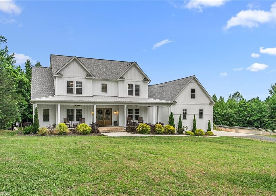 1st image of 299 Northcrest Dr