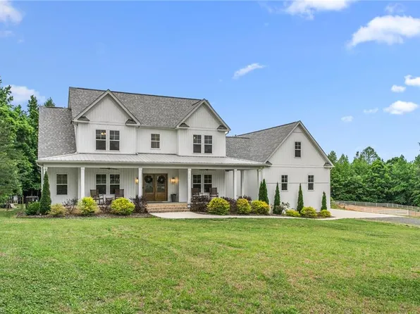 299 Northcrest Dr, Stokesdale, NC 27357