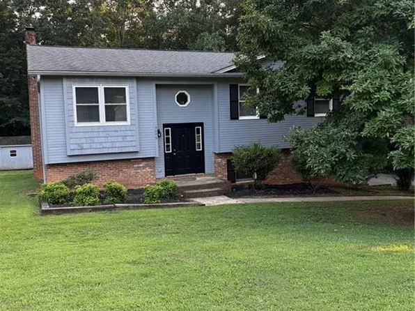 5046 Fleetwood Cir, Winston Salem, NC 27106