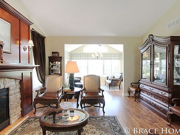 3rd image of 4010 Tom Morris Dr NE