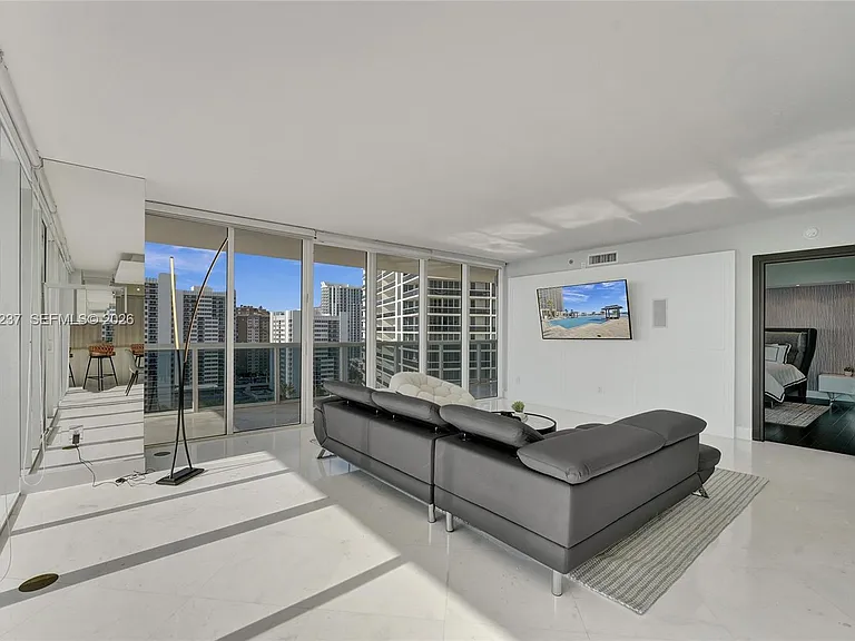 1830 S Ocean Dr #1502 — Photo 15