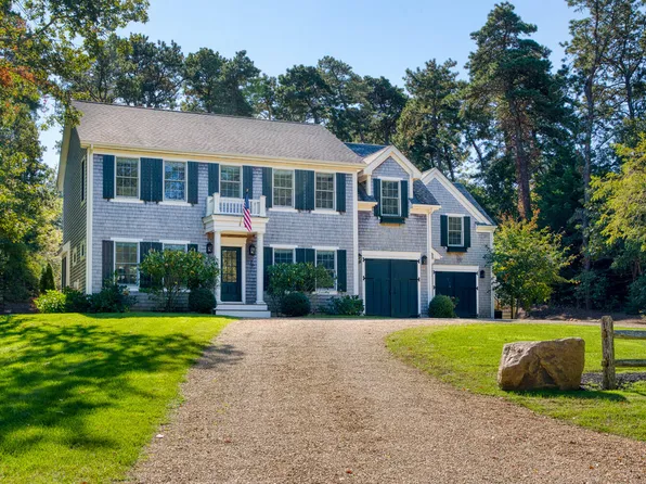 16 Mockingbird Dr, Edgartown, MA 02539