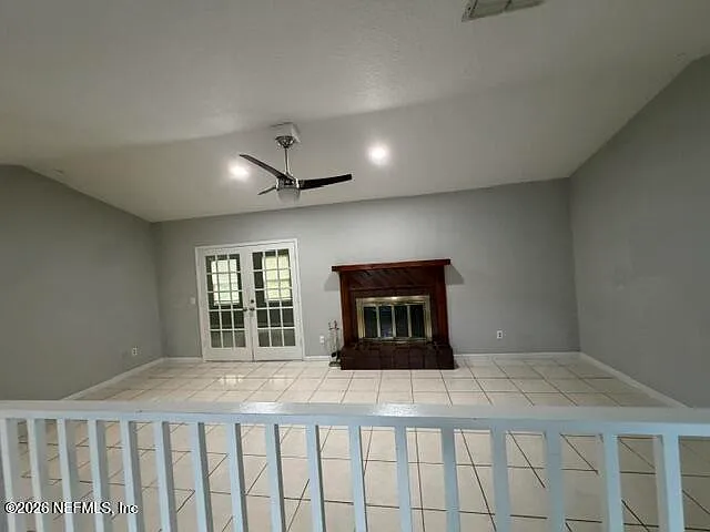 3 bed, 2.0 bath, 1347 sqft, $2,200 — Photo 3