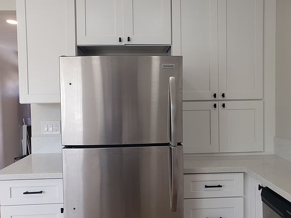 4th image of 4638 32nd St