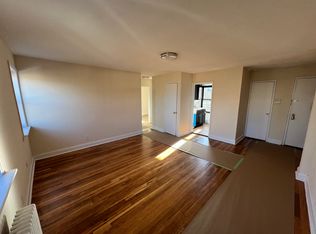 20-32 24th St APT 3C, Astoria, NY 11105