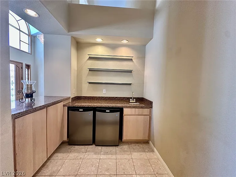 8645 Robinson Ridge Dr — Photo 13