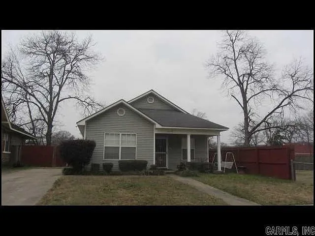 1619 Schaer St — Photo 1