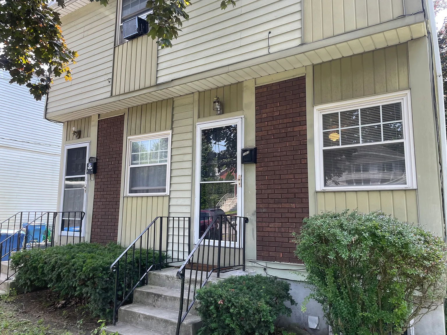 2 bed, 1116 sqft, $1,600 — Photo 2