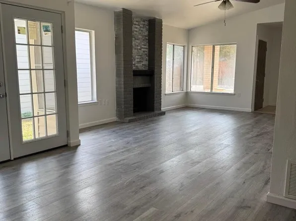 9718 Meadow Dr., Converse, TX 78109