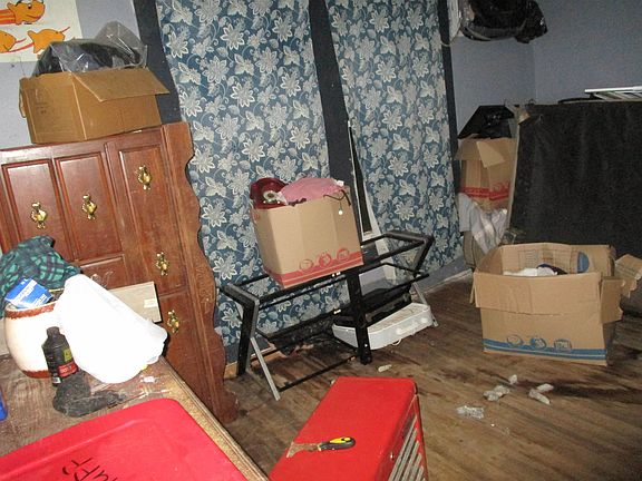 4th image of 125 Woods St