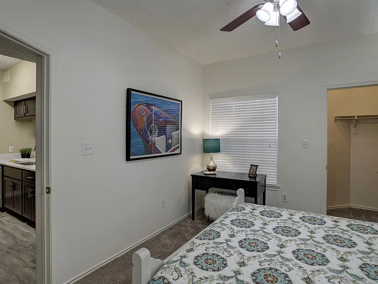 Arbors at Wolf Pen Creek Apartments — Photo 31