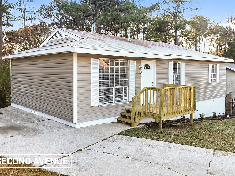 1739 Huntington Dr — Photo 16