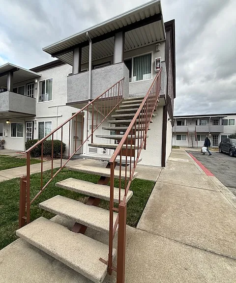 Capitol Ave Apartments — Photo 3