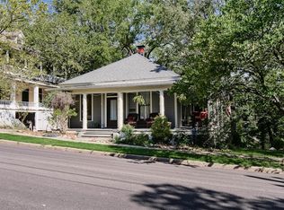 69 Mountain St, Eureka Springs, AR 72632