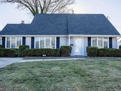 11 Jester Ln, Levittown, PA, 19055