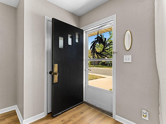 5th image of 504 S Glen Ave