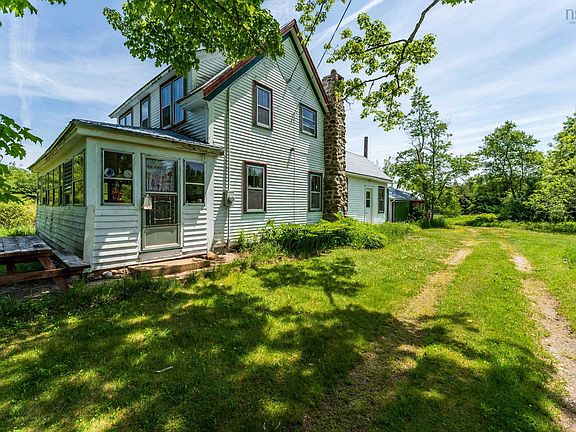 3rd image of 608 Grafton Rd