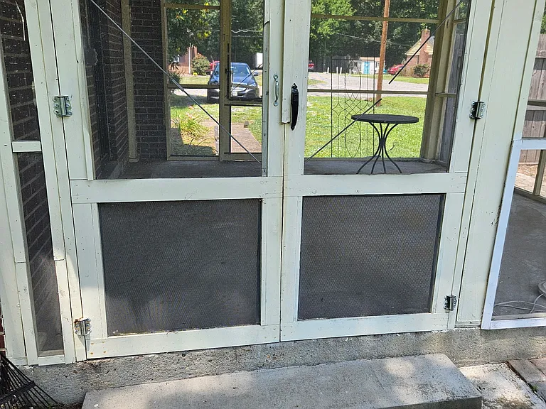 114 Meroyn Dr — Photo 9